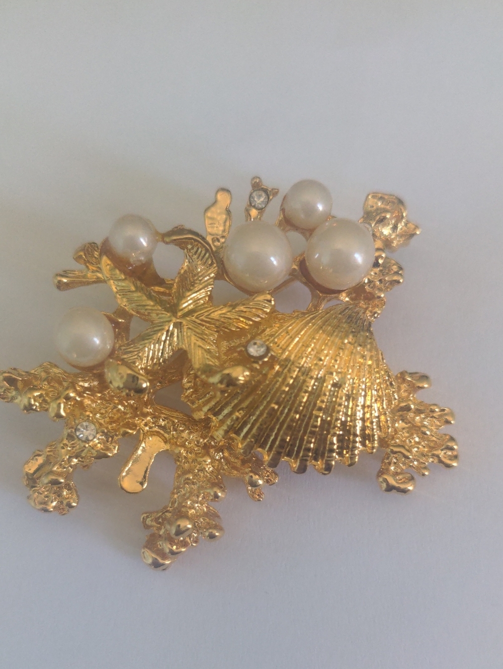 New Gold & Pearl Seashell Brooch, Pin, Starfish, Shiny Rich Gold tone.